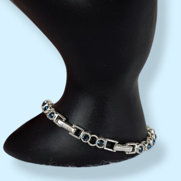 Avon Blue Rhinestone Tennis Bracelet & Extender - Picture 3 of 5